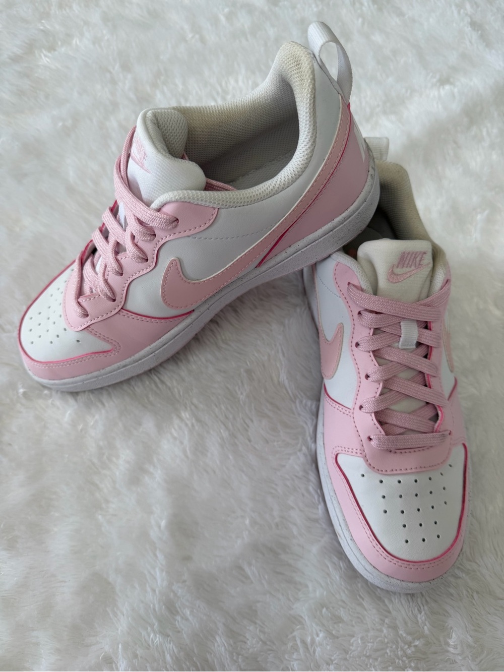 Nike Court Borough Low (5.5Y or 7.5W)